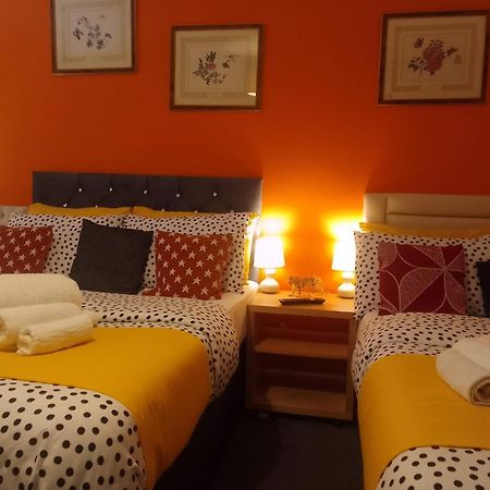 Ideal Home & Cottage Inviting 4 Bedroom Apartments Walsall Exteriör bild