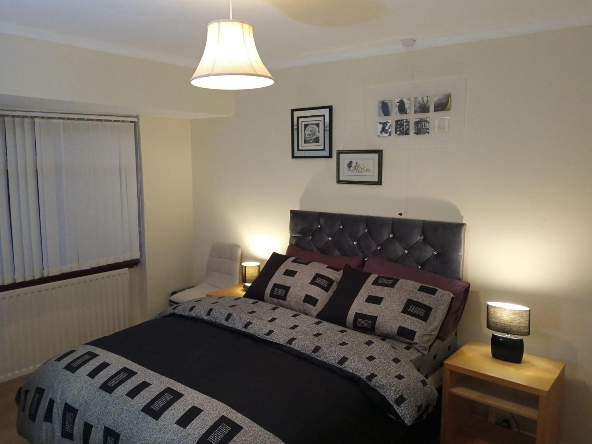 Ideal Home & Cottage Inviting 4 Bedroom Apartments Walsall Exteriör bild