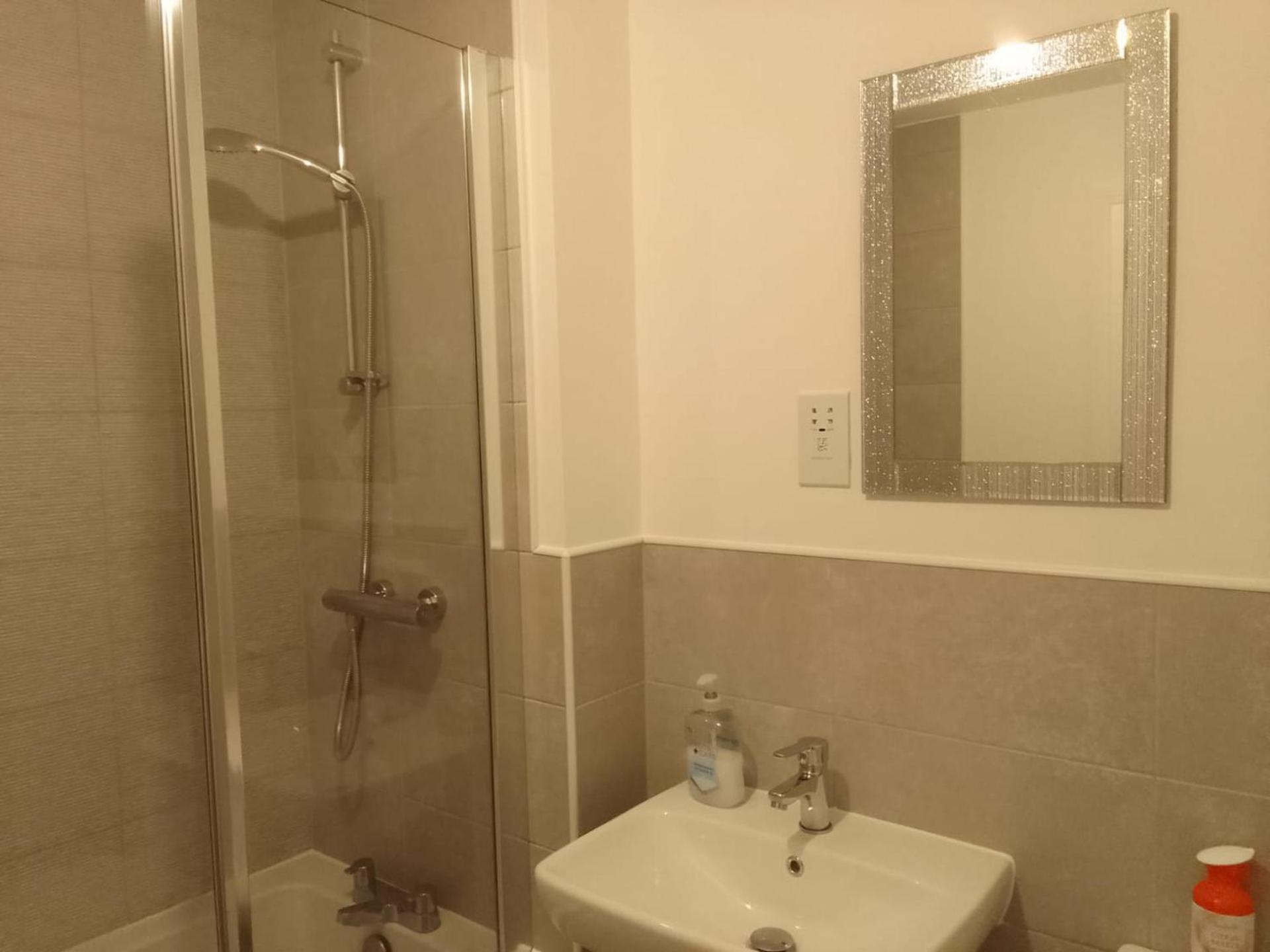 Ideal Home & Cottage Inviting 4 Bedroom Apartments Walsall Exteriör bild