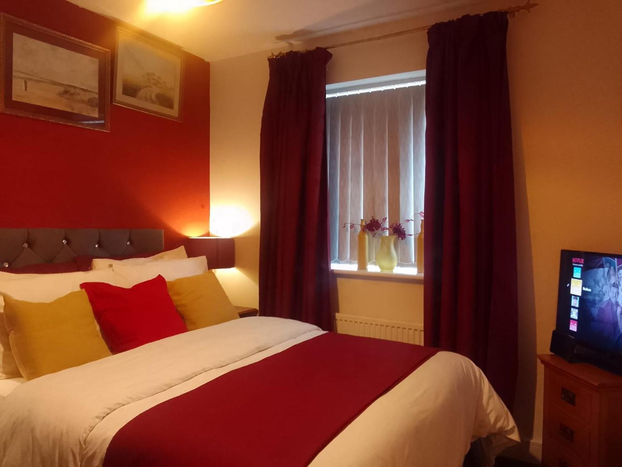 Ideal Home & Cottage Inviting 4 Bedroom Apartments Walsall Exteriör bild