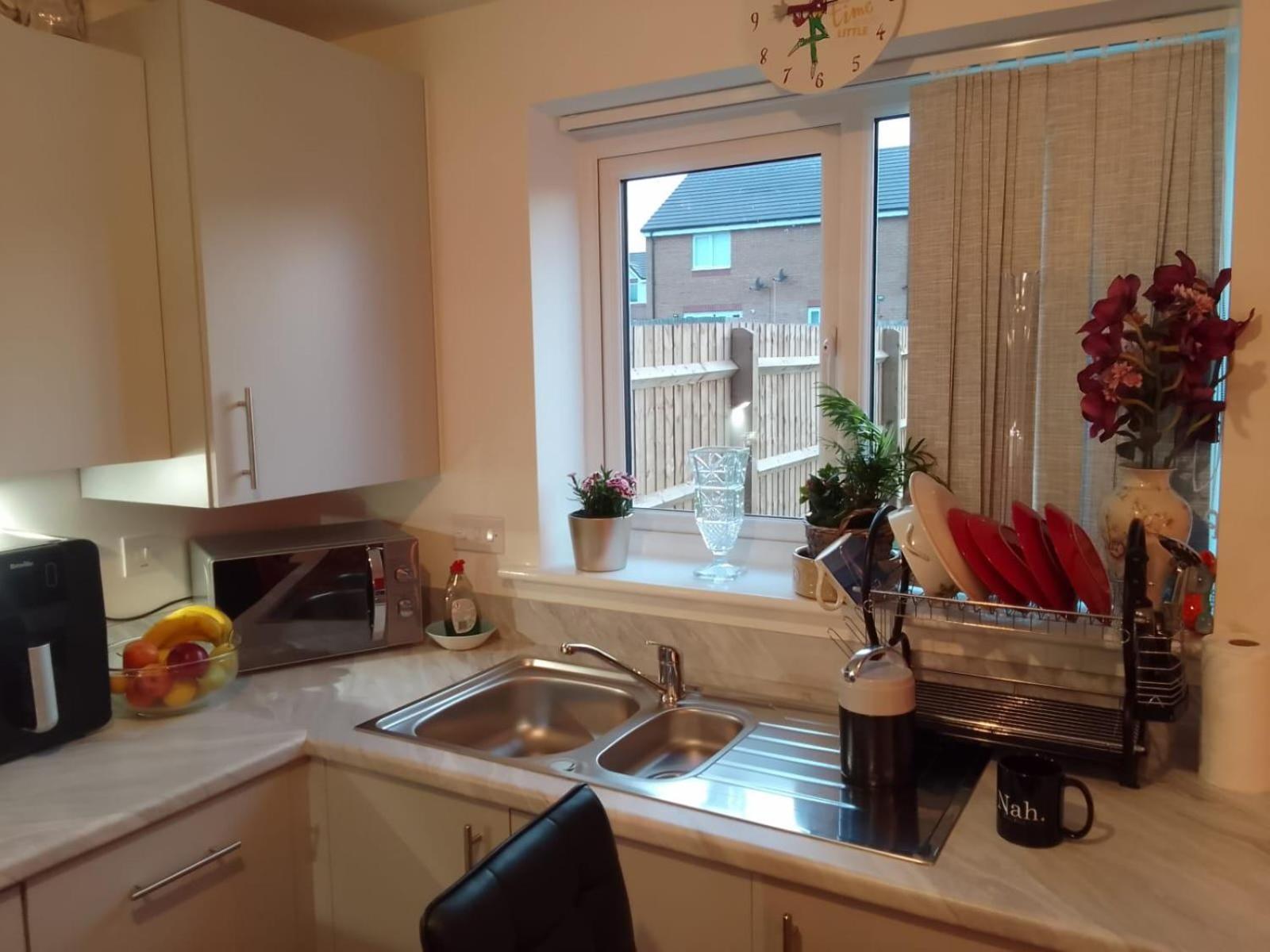 Ideal Home & Cottage Inviting 4 Bedroom Apartments Walsall Exteriör bild